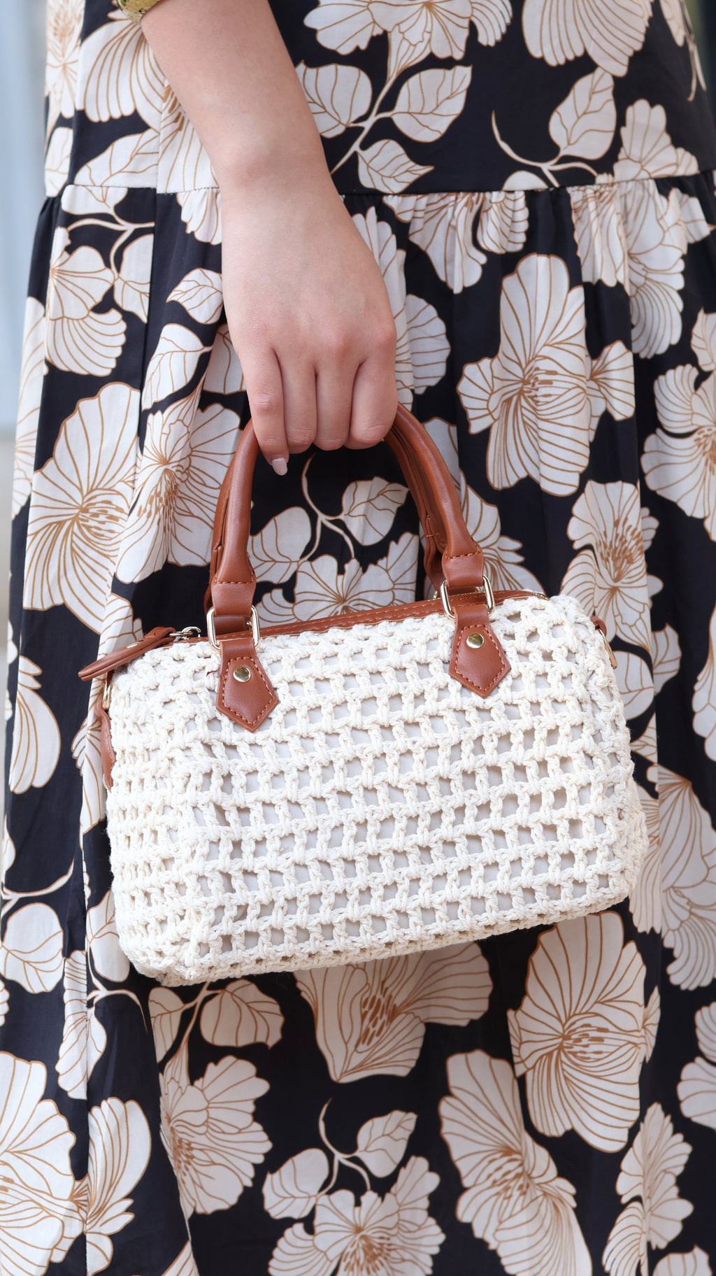 BOLSO CON ASA TEJIDO A MANO
