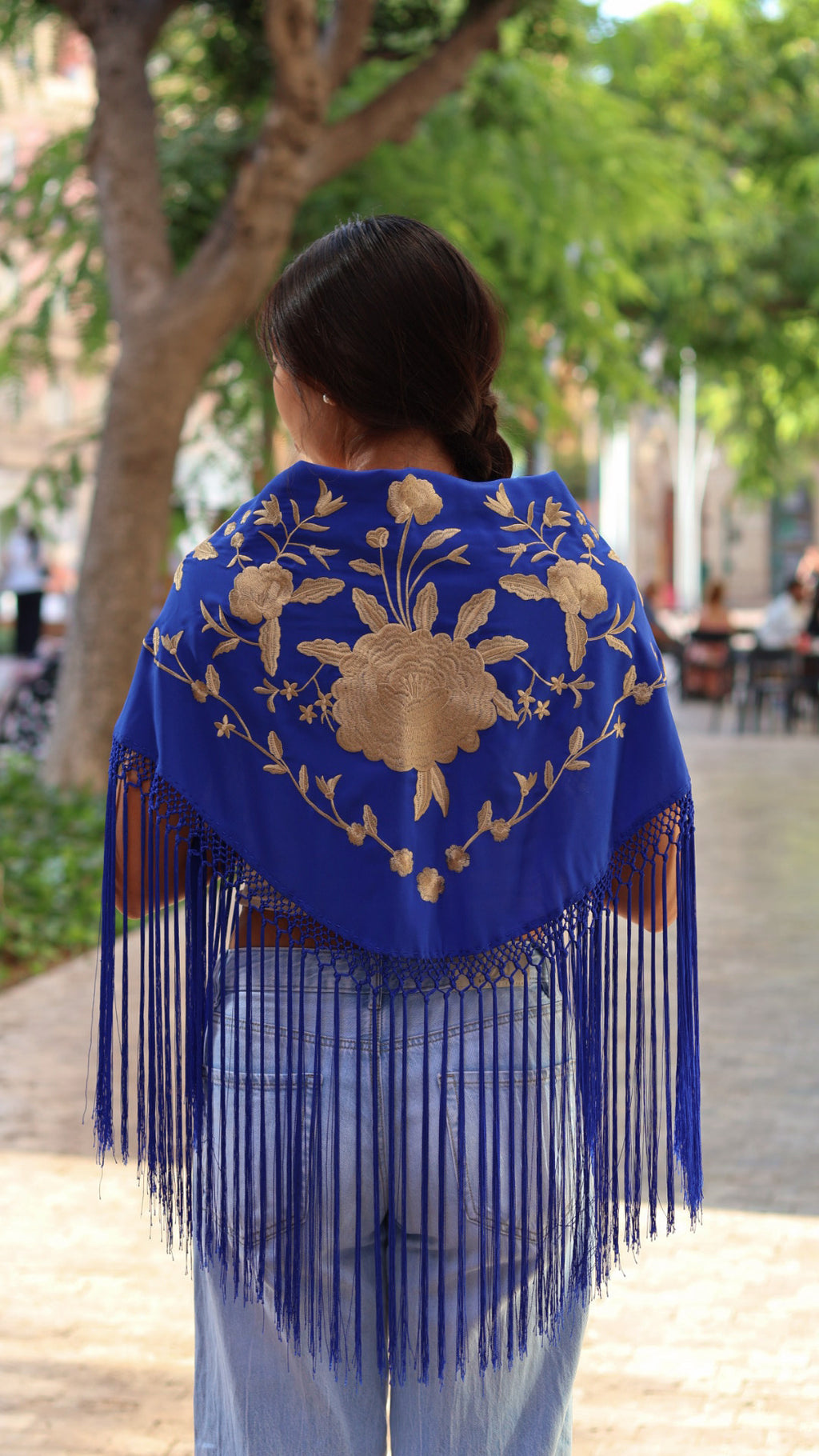 MANTÓN BORDADO FLECO LARGO