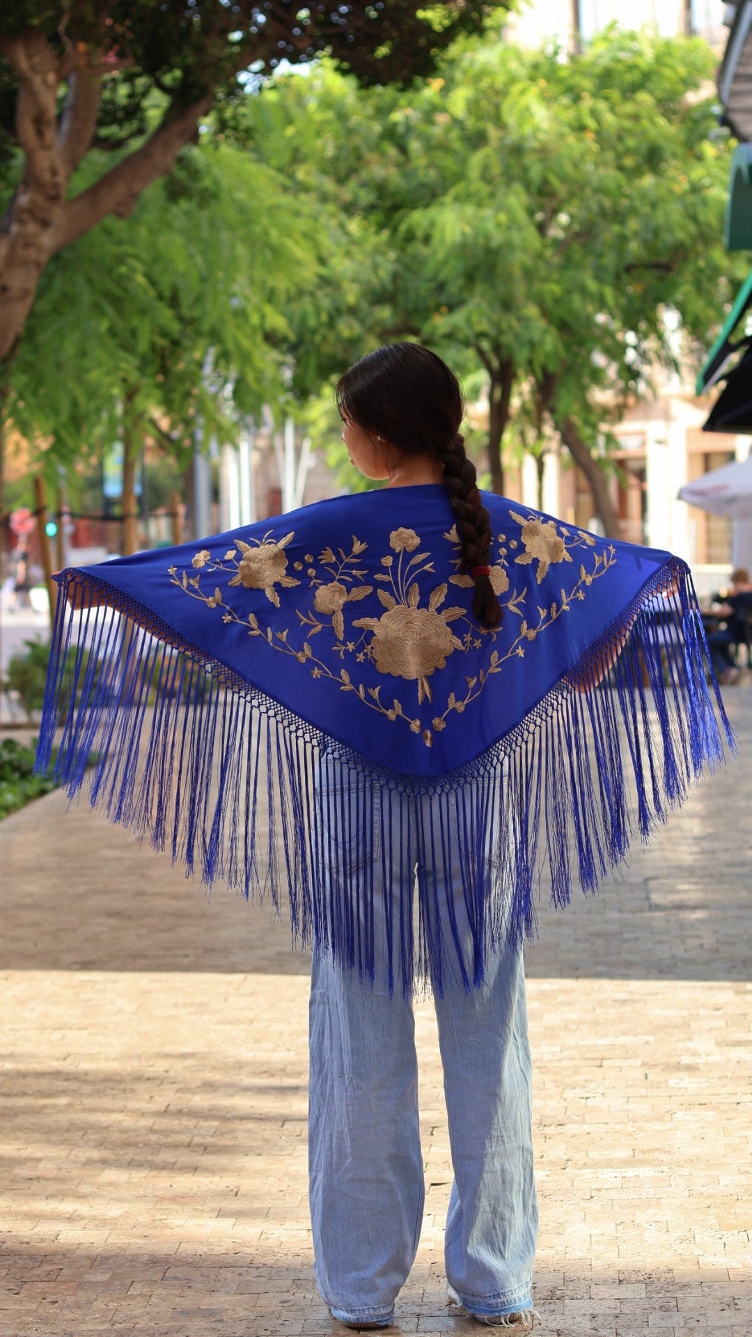 MANTÓN BORDADO FLECO LARGO