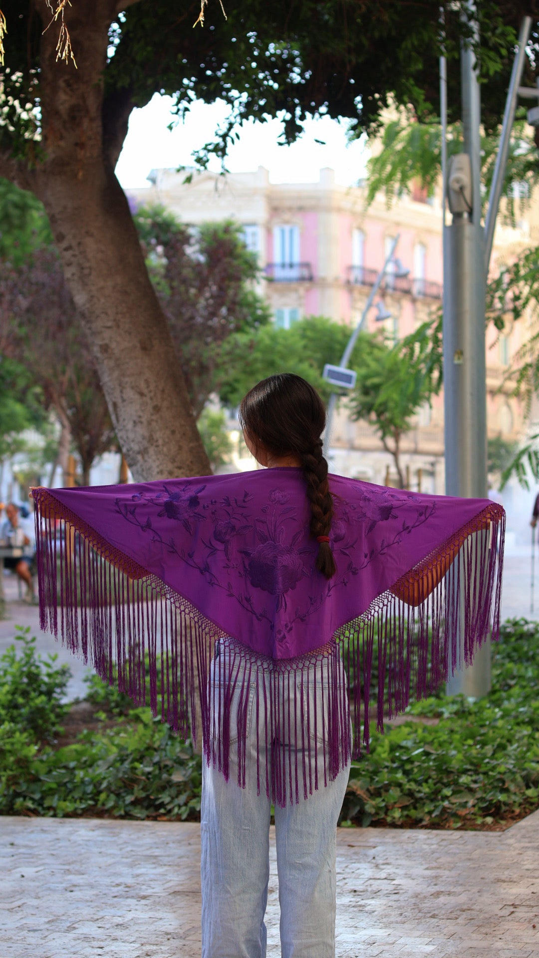 MANTÓN CON FLECO LARGO