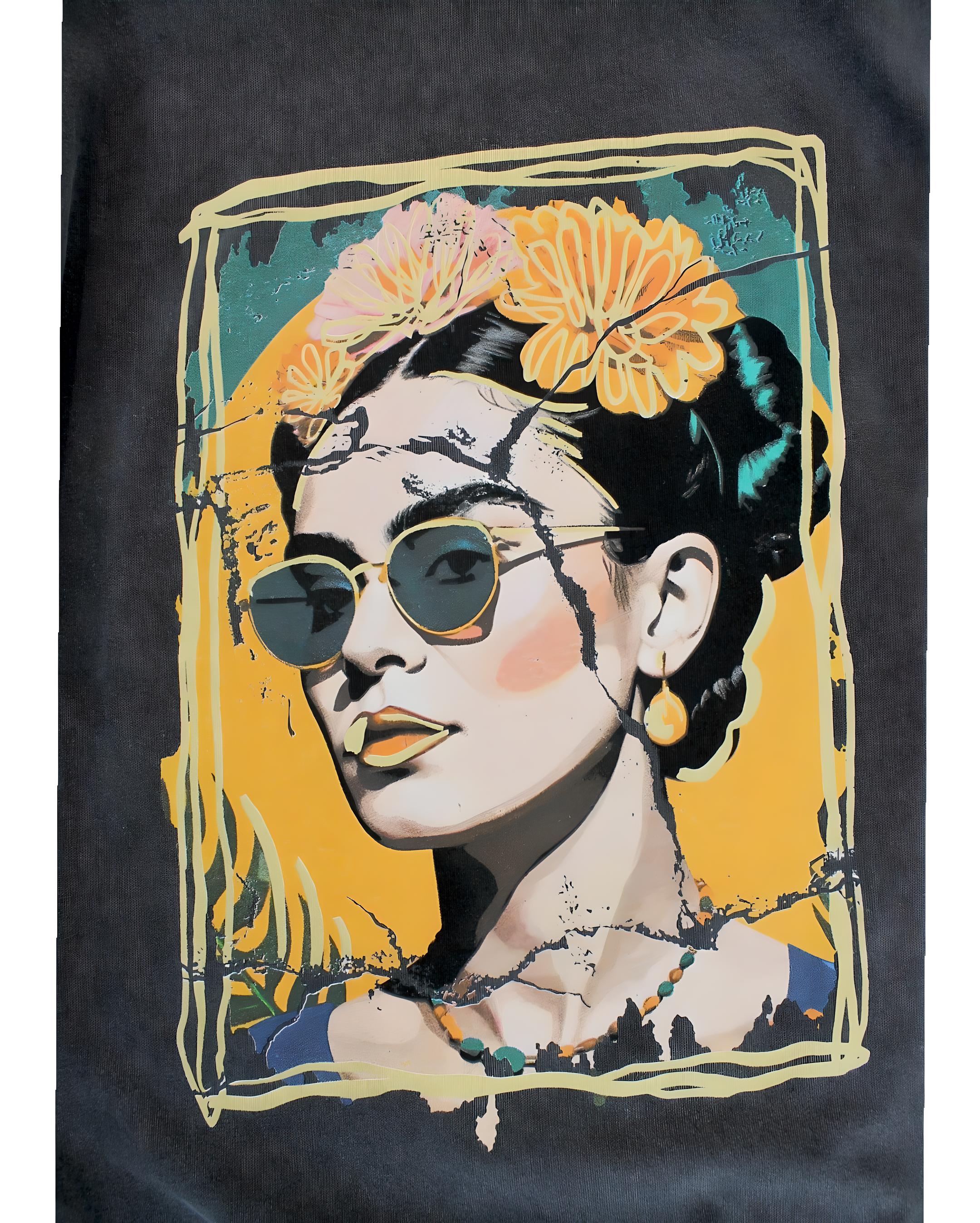 MUJER FLORES Y GAFAS