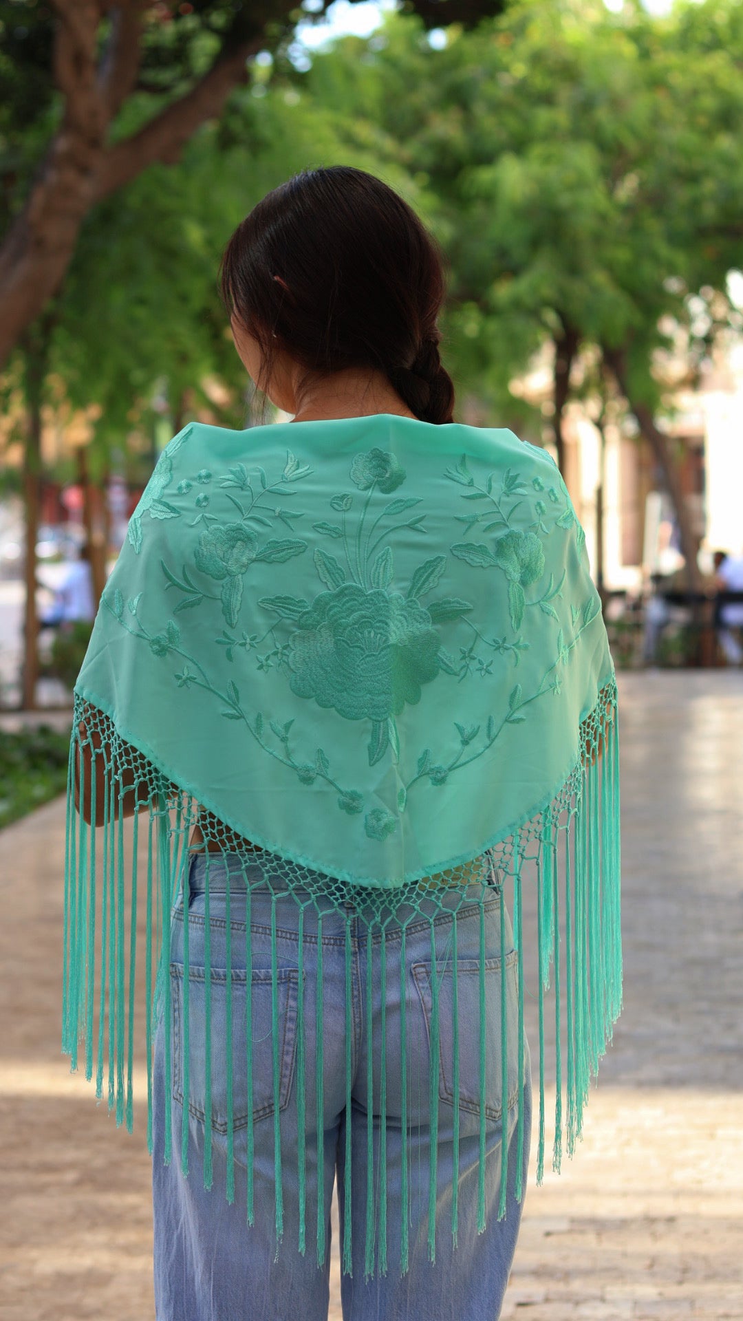 MANTÓN BORDADO FLECO LARGO