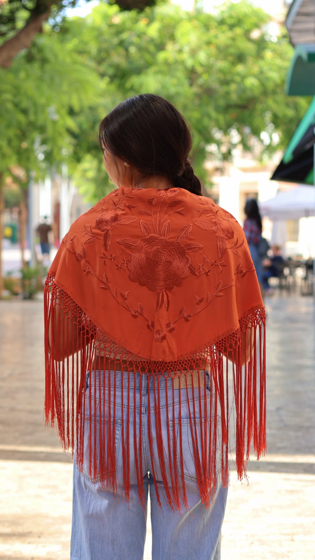 MANTÓN BORDADO FLECO LARGO