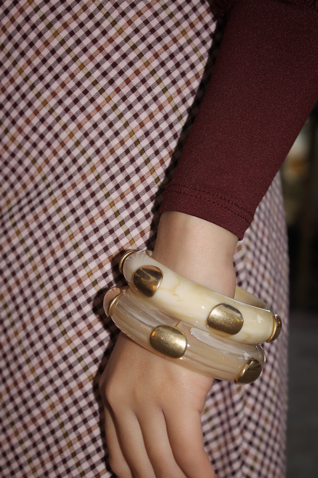 beige