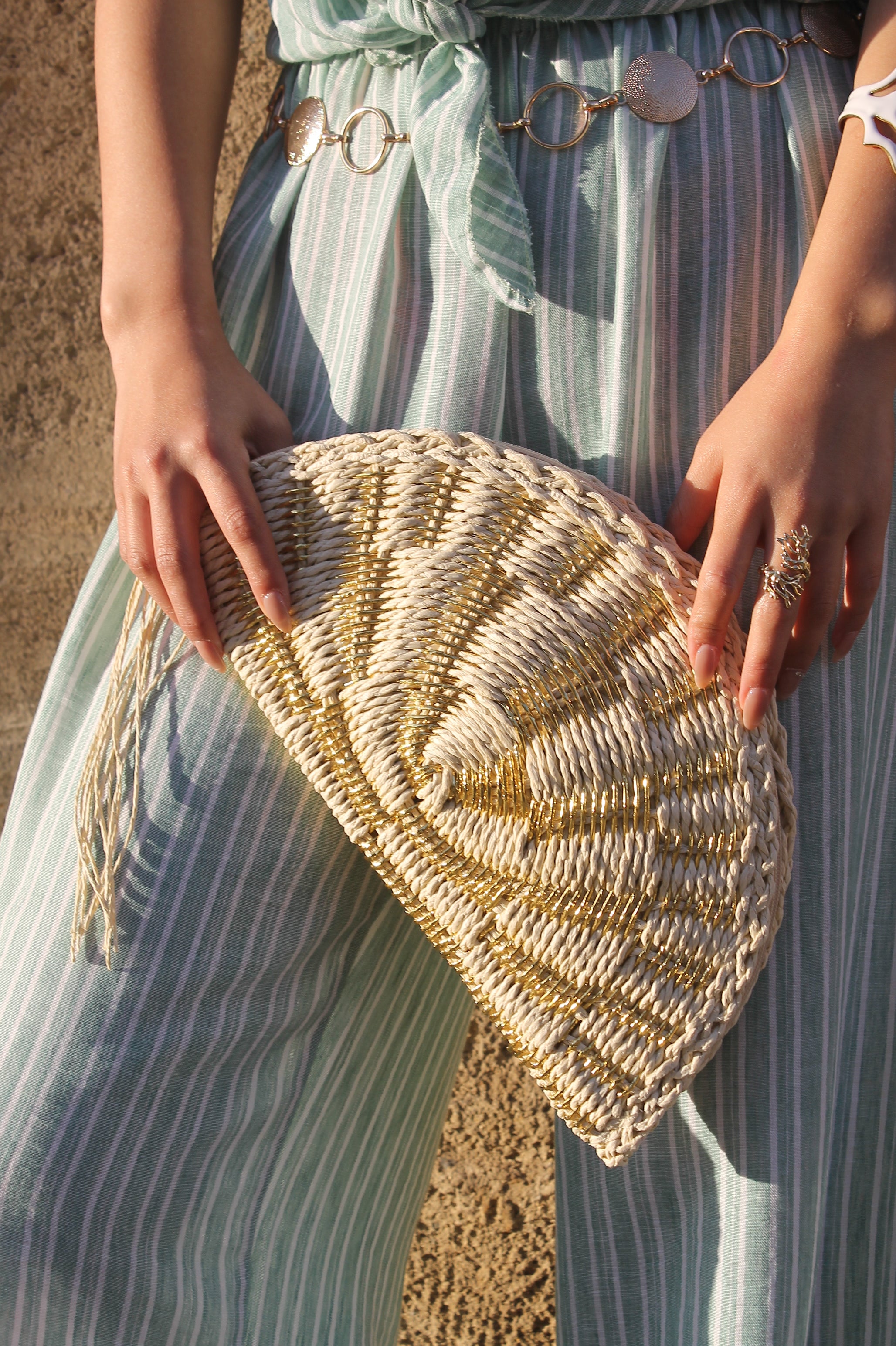 BOLSO FORMA DE ABANICO