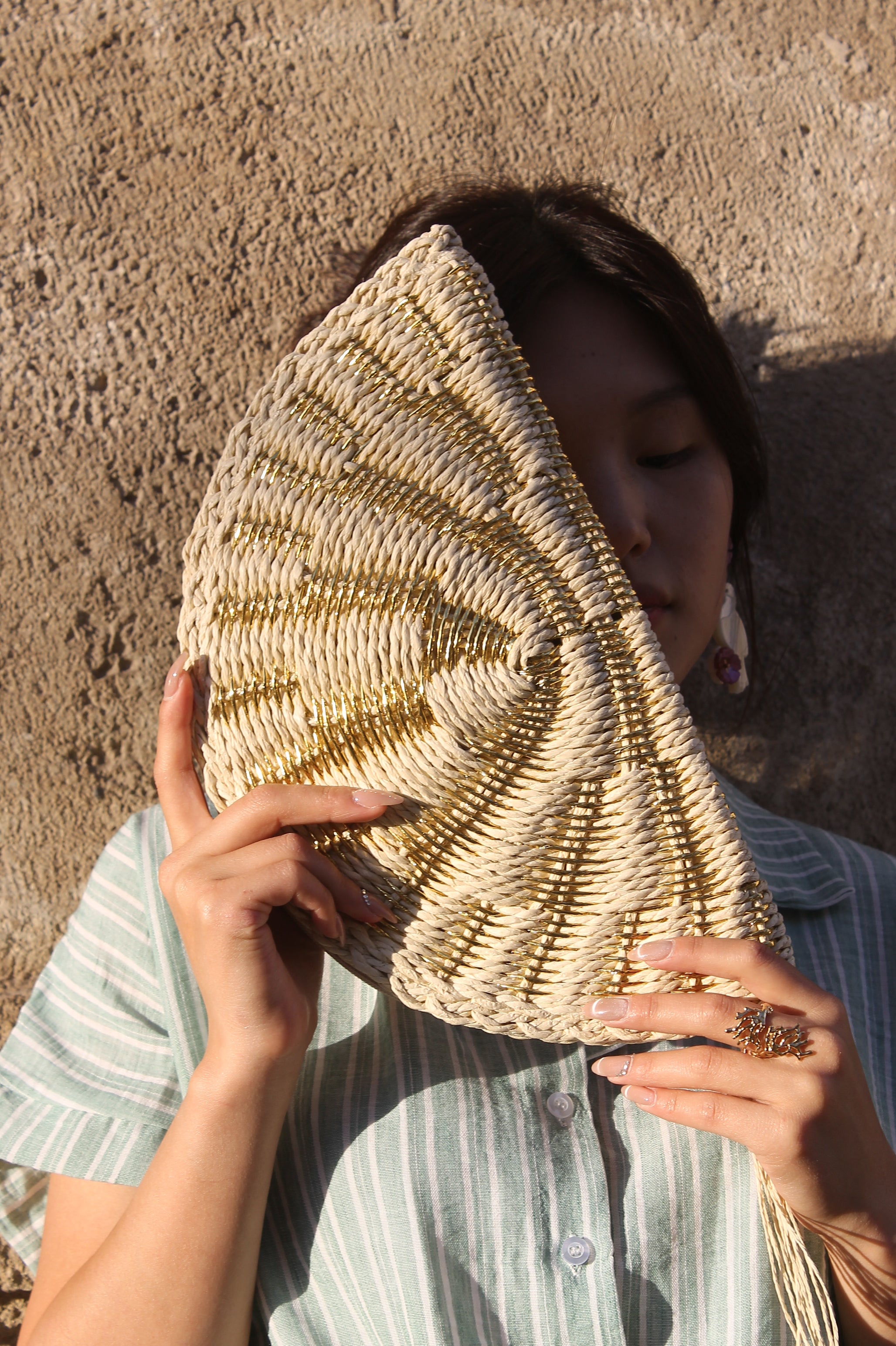 BOLSO FORMA DE ABANICO