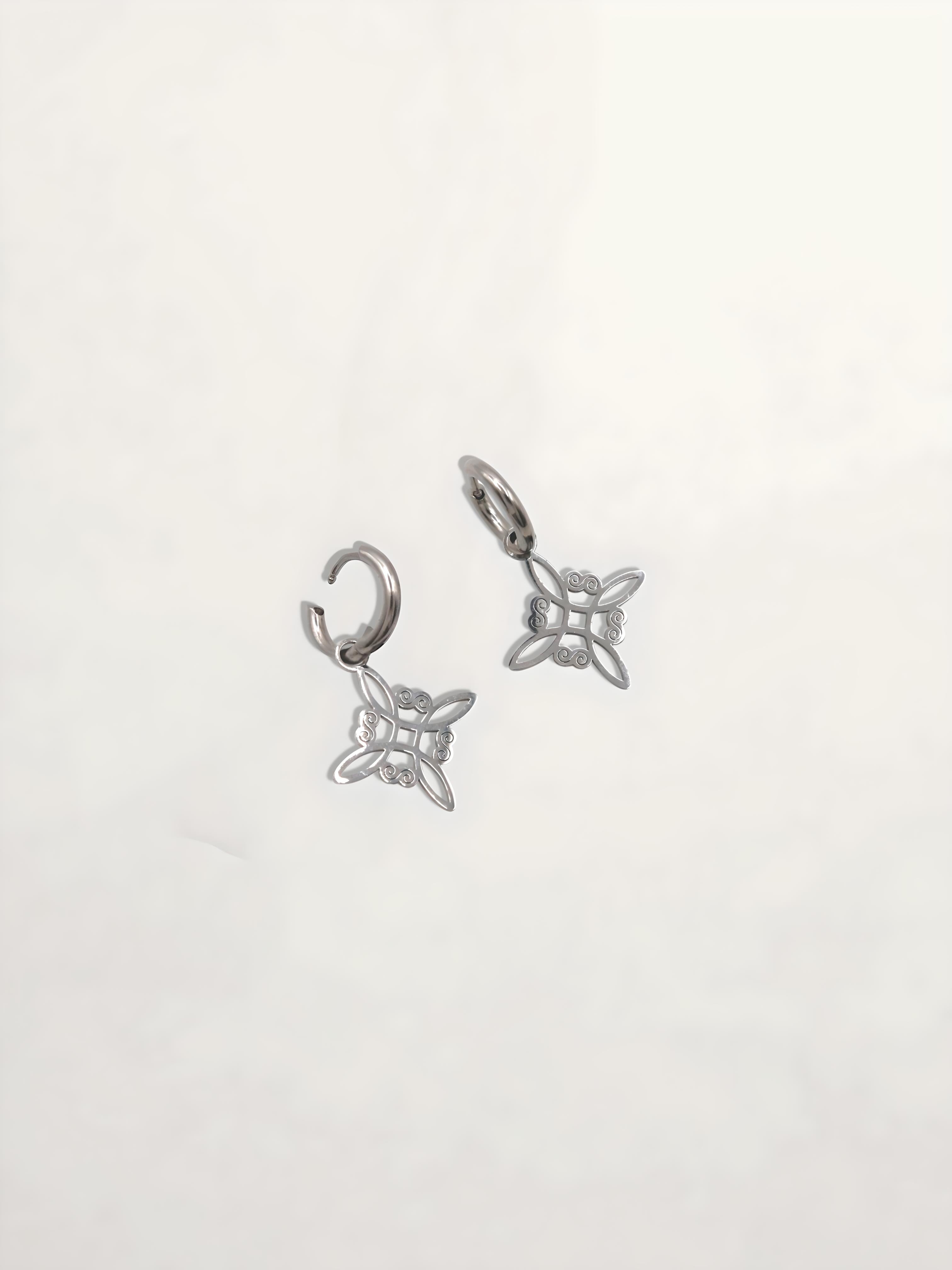 PENDIENTES NUDO DE BRUJA PEQUEÑOS