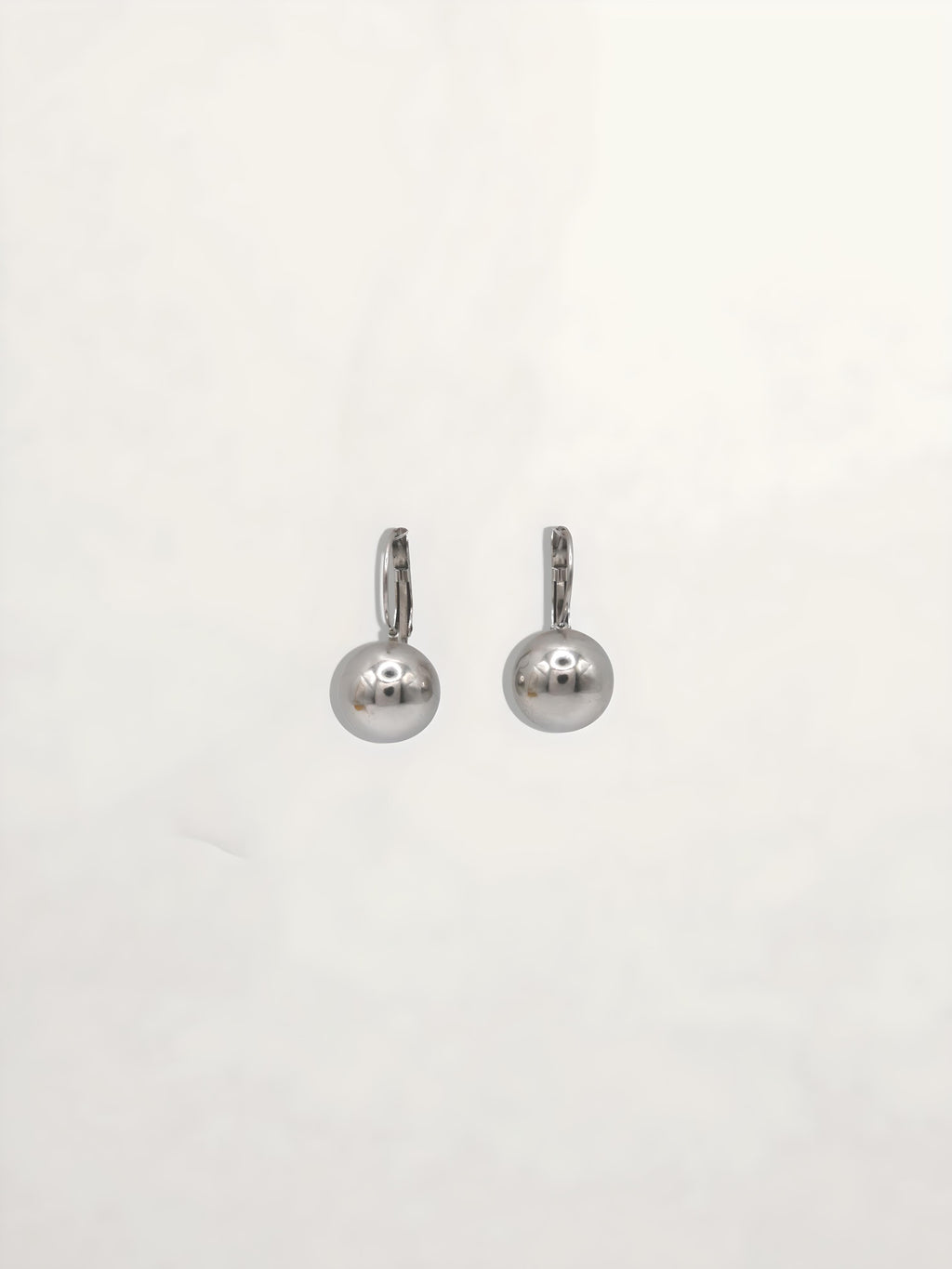 PENDIENTES PERLAS GRANDES COLGANDO
