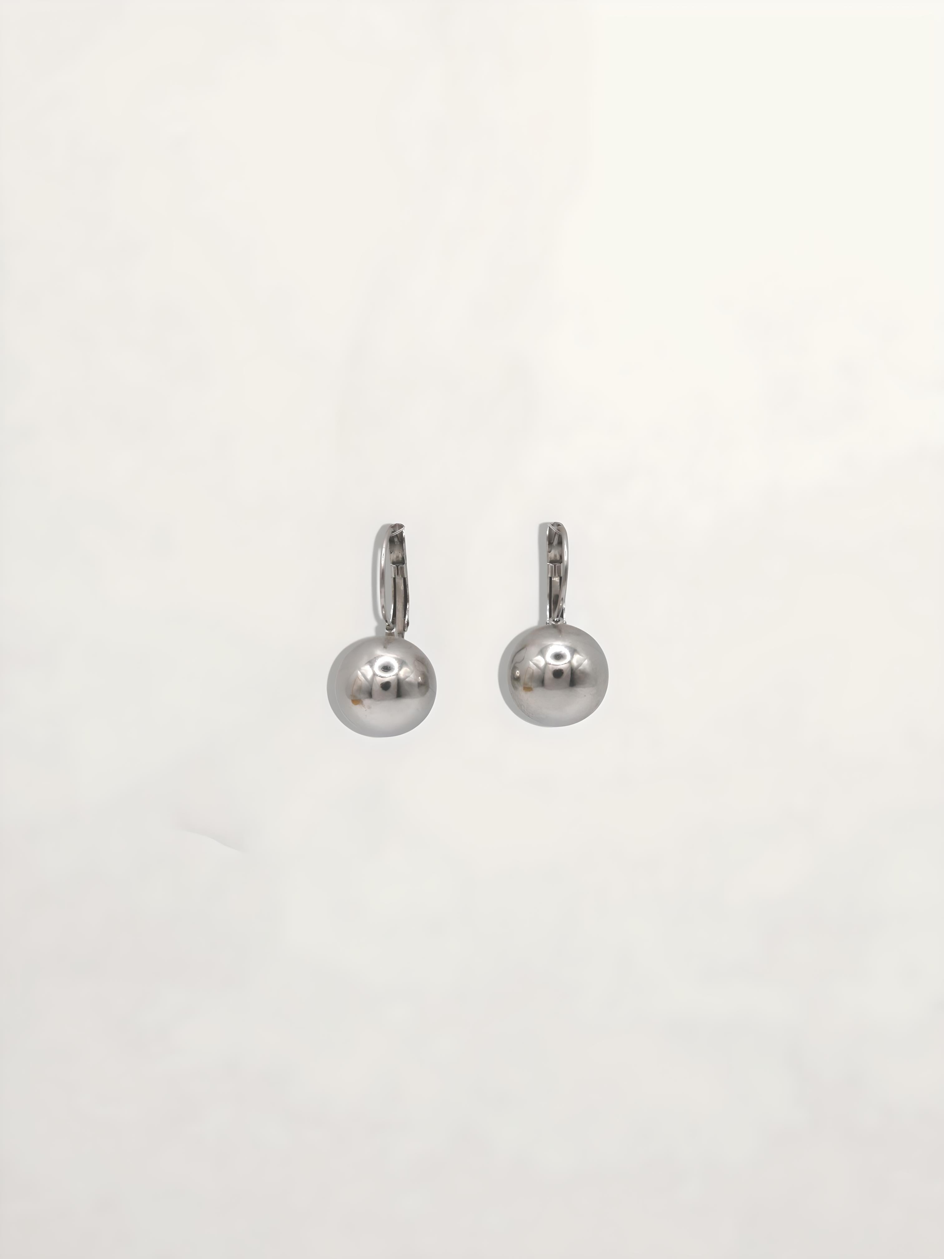 PENDIENTES PERLAS GRANDES COLGANDO