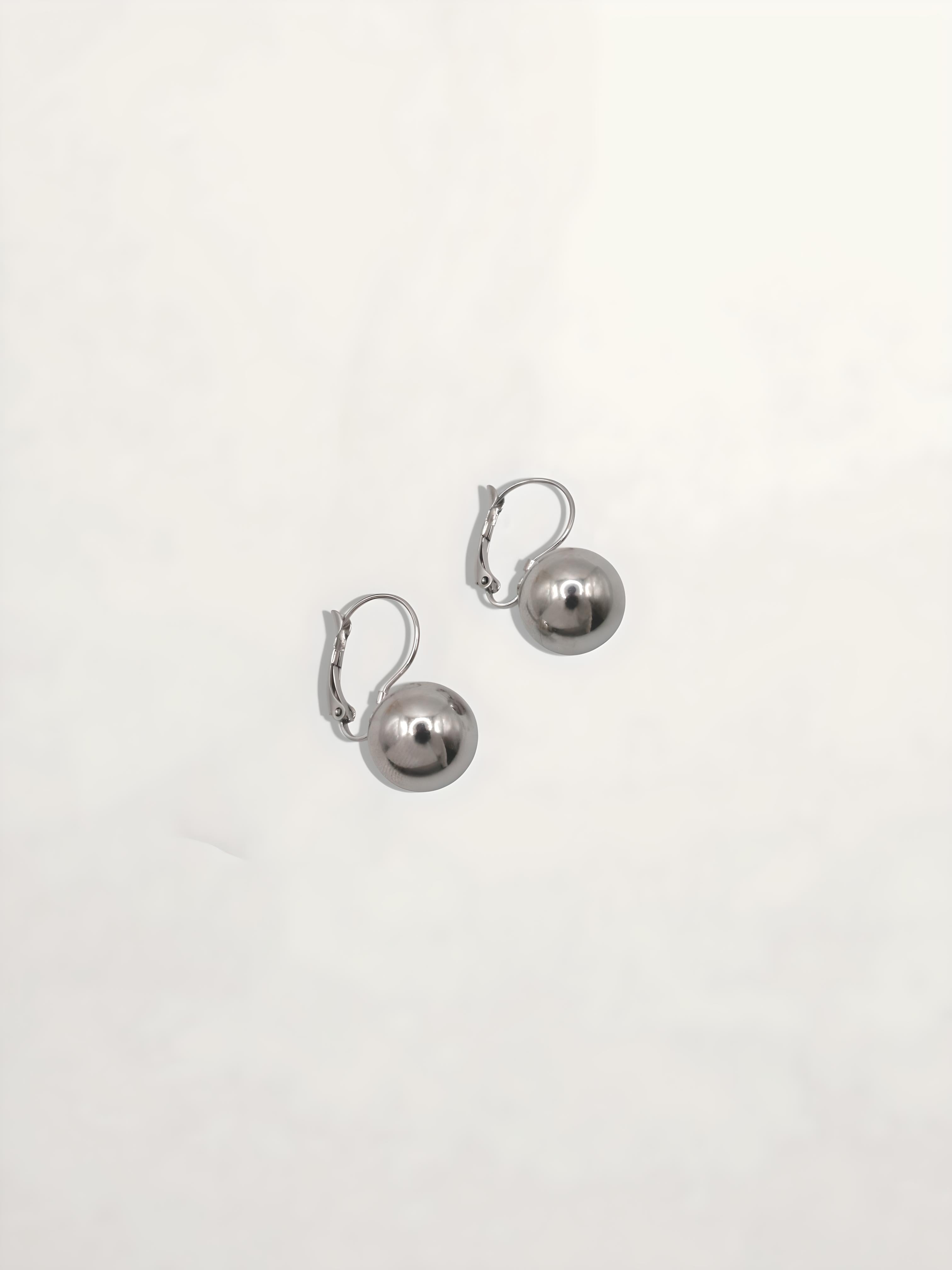 PENDIENTES PERLAS GRANDES COLGANDO